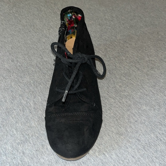 Girls Black lace up shoes - Picture 2 of 5